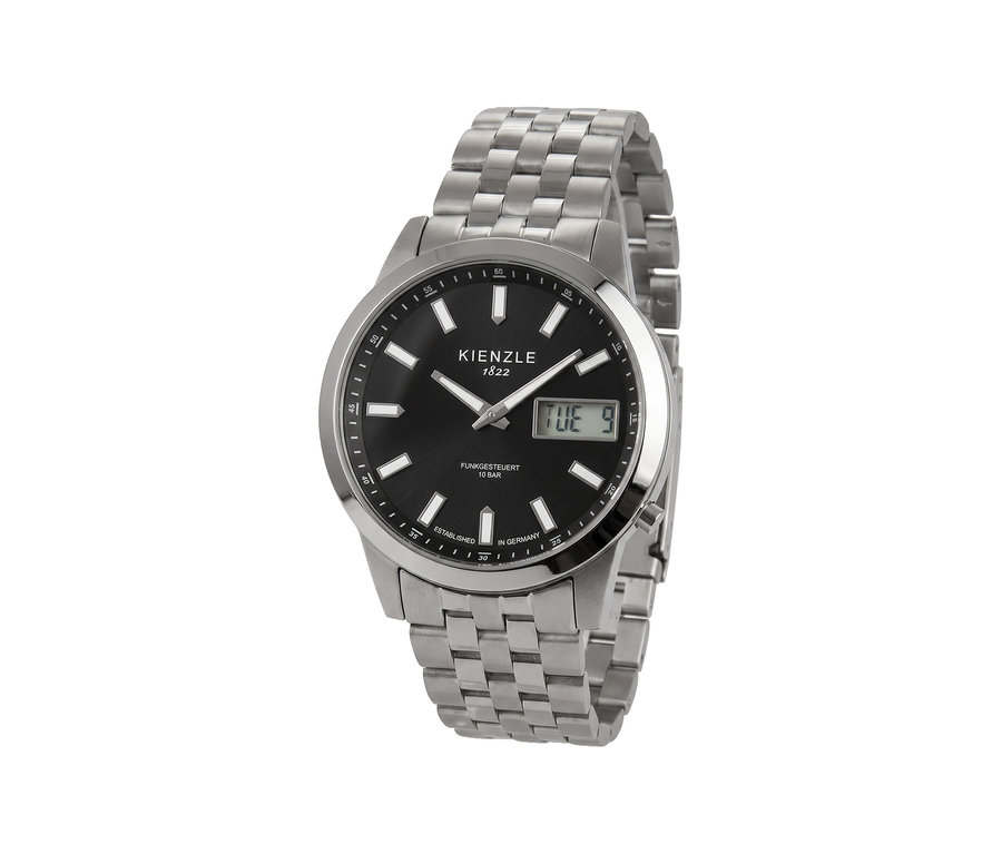 Eine schwarze Kienzle Funkmeister Armbanduhr mit silberfarbenem Metallarmband und Datumsanzeige.