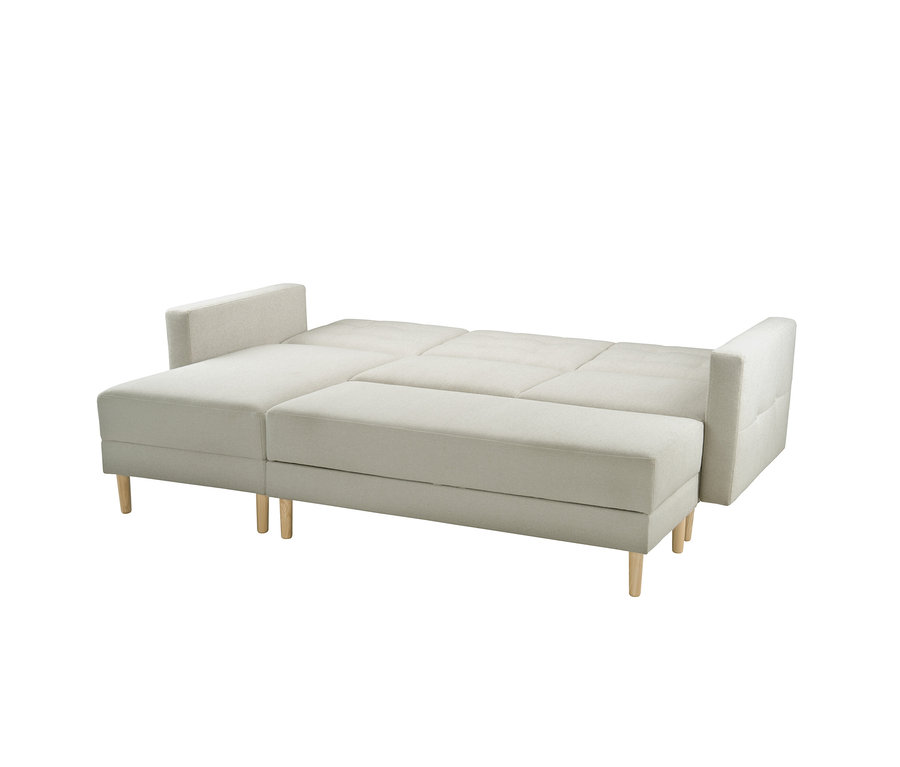Helles Stoff-Schlafsofa, vollständig zu einem Bett ausgeklappt, mit sichtbaren Holzbeinen.