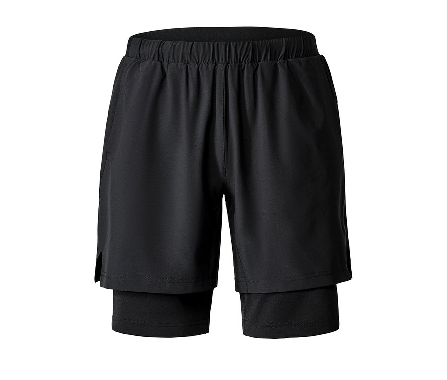 Schwarze Sportshorts.