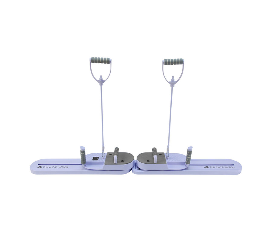 Zwei F2 CORE PRO Pilates Trainer mit hellvioletter Basis, grauen Fußstützen und einem weißen Stab mit D-förmigem Griff.