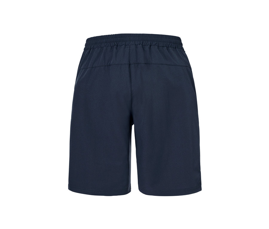 Blaue Sportshorts.