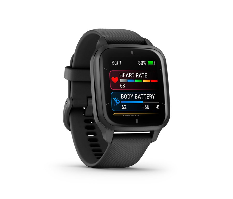 Nahaufnahme der schwarzen GARMIN Venu SQ2 Music mit Anzeige von Herzfrequenz und Batteriestatus.