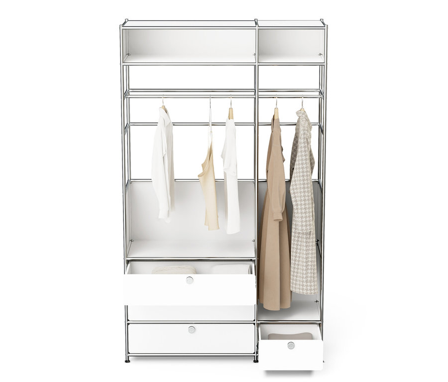 Kommode Metall »CN3« mit 2 Kleiderstangen und 4 Schubladen, mit Kleidung an den Stangen.