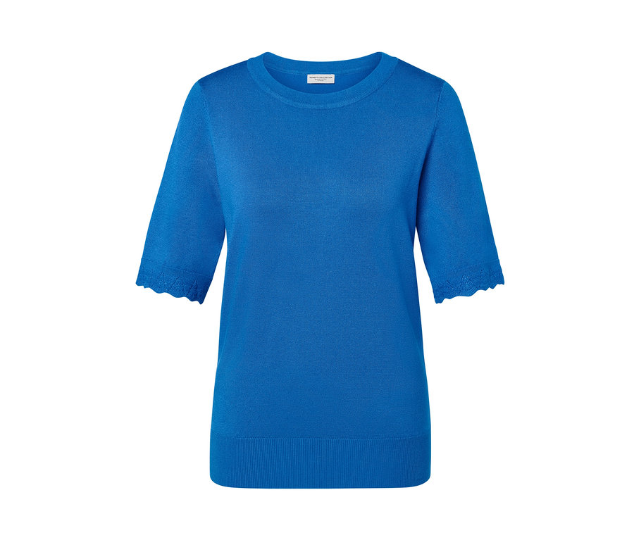 Kobaltblauer Feinstrickpullover mit kurzen Ärmeln.