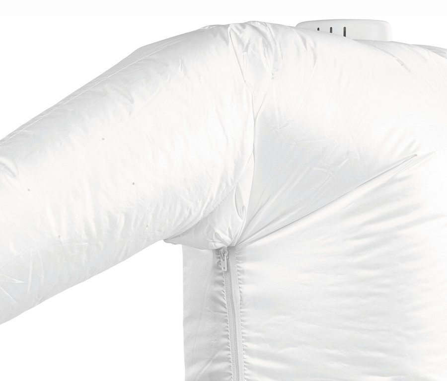 Detailaufnahme eines weißen, aufblasbaren Hemden- und Blusenbüglers.