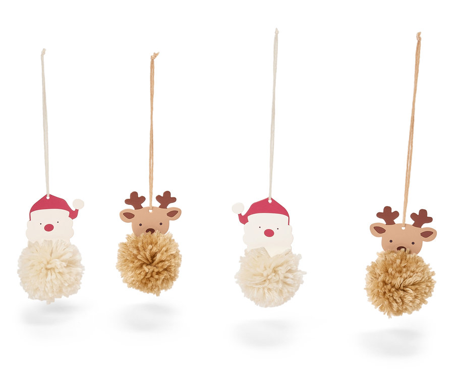 Vier Weihnacht Ornamente, zwei mit Weihnachtsmannmotiven und zwei mit Rentieren, hängen vor einem weißen Hintergrund.