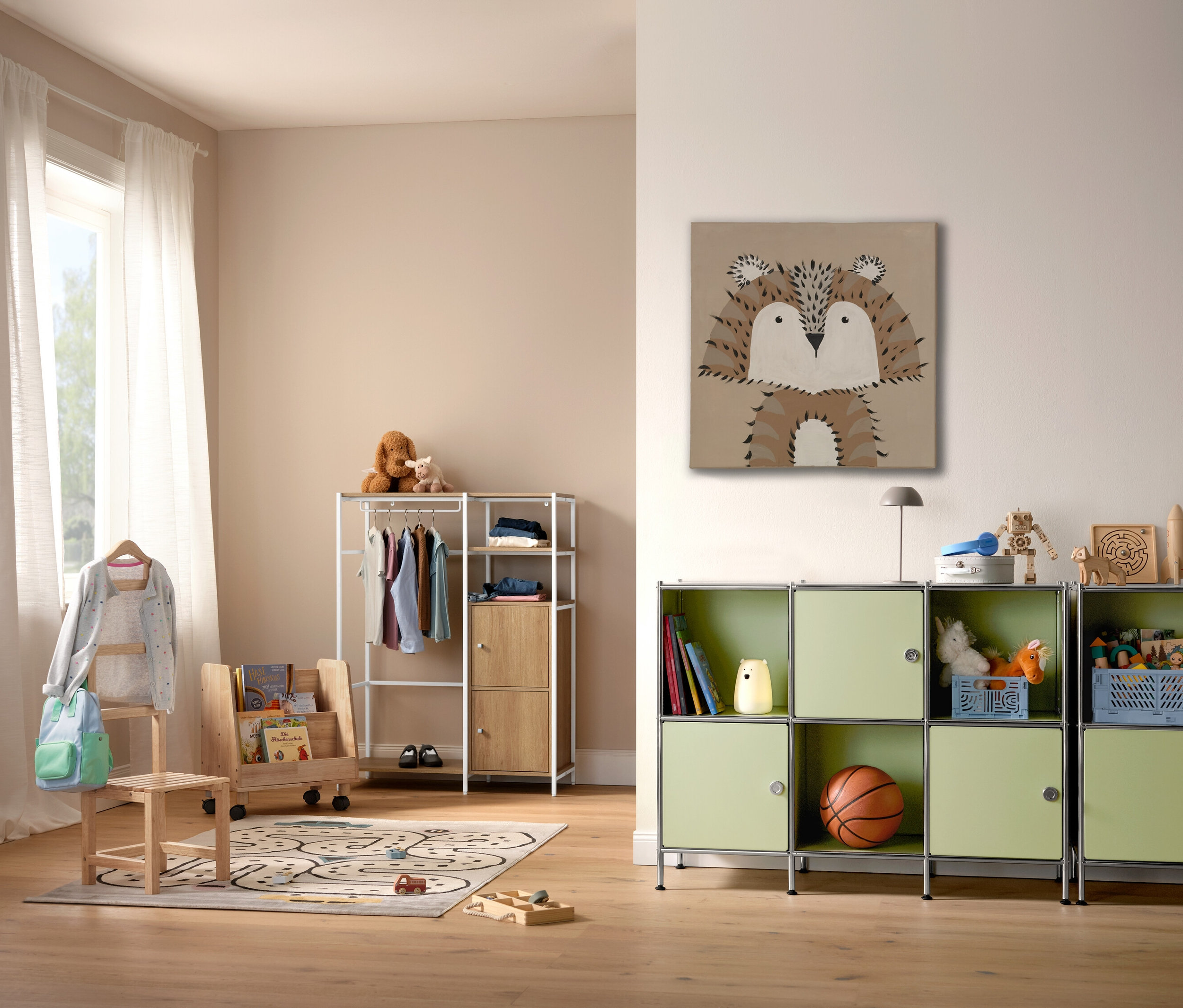 Kinderzimmer mit Kinderteppich COCOON »Städte«, 120 x 170 cm, Regal und Spielsachen.