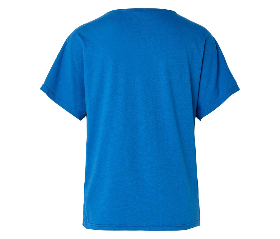 Rückansicht eines einzelnen, leuchtend blauen T-Shirts.