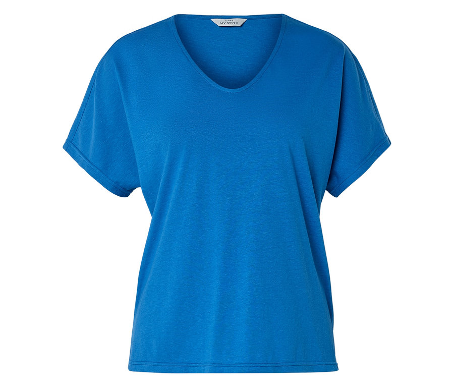 Blaues T-Shirt mit V-Ausschnitt.