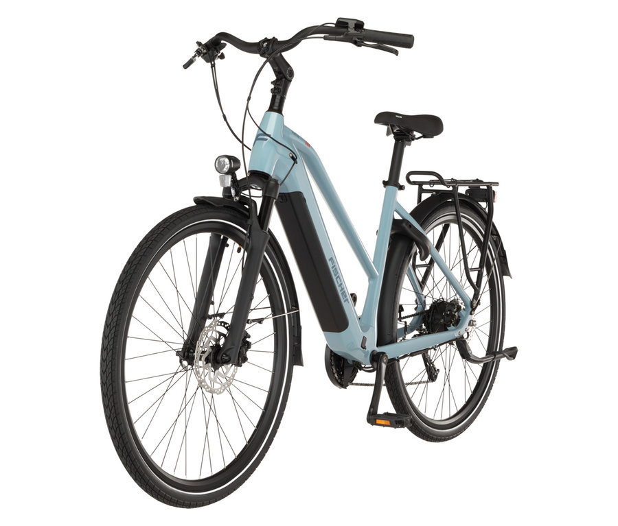 FISCHER Trekking-E-Bike VIATOR MOVE mit Trapez-Rahmen, in mittlerer Größe, von vorne.