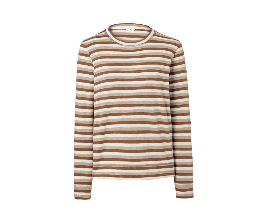 Gestreiftes, braunes Langarmshirt.