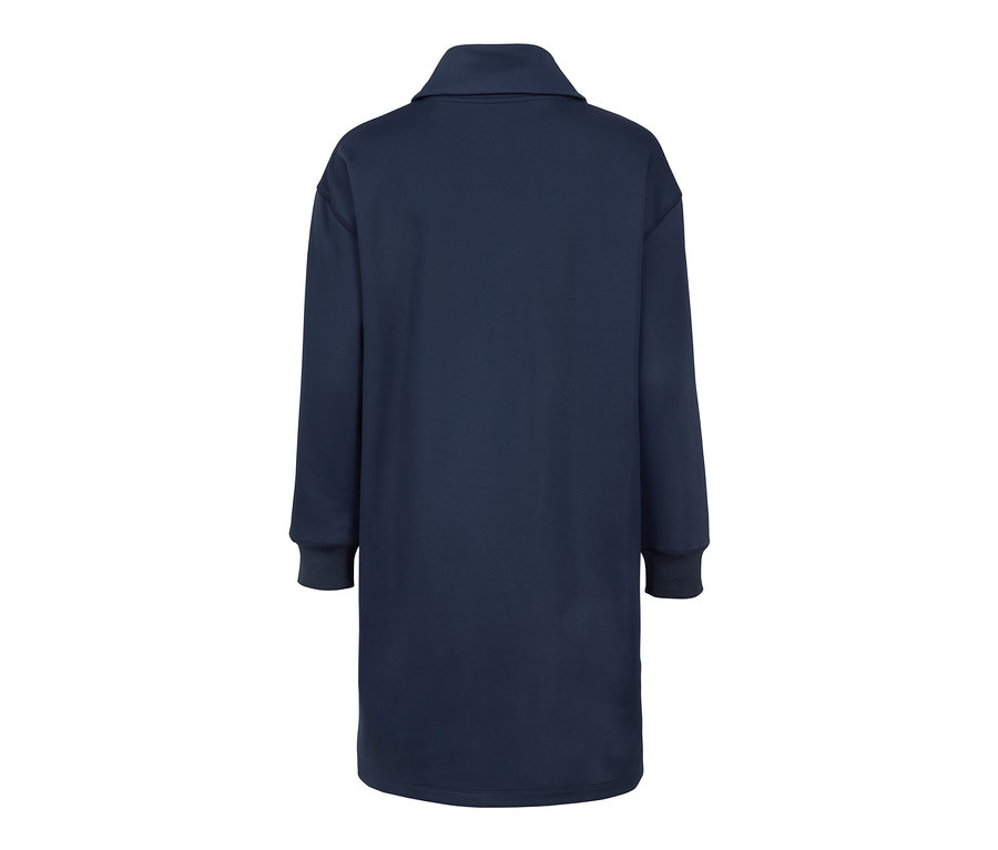 Dunkelblaues Sweatkleid.