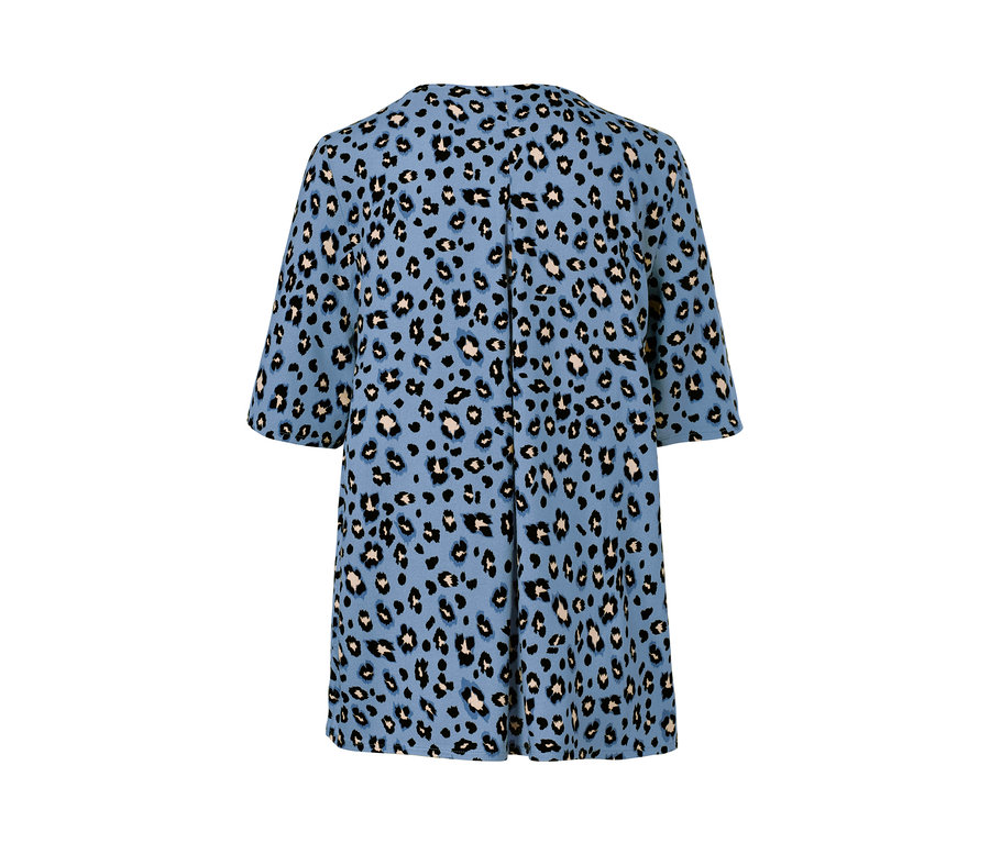 Eine blaue Bluse mit Print.