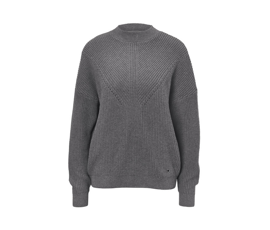 Grauer Strickpullover mit Textur.