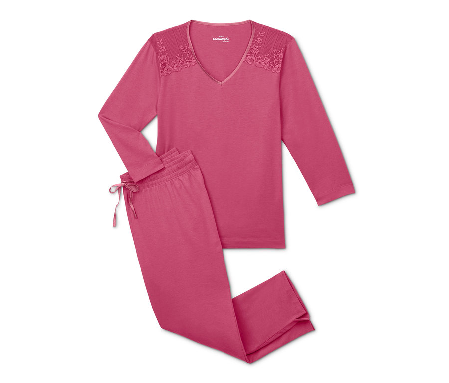 Pinkfarbener Pyjama mit langen Ärmeln und Spitze.