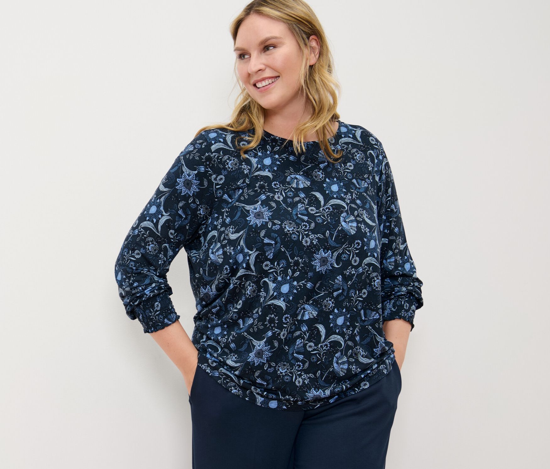 Thumbnail - Tchibo - Bedrucktes Blusenshirt - Damen - Gr. M - dunkelblau/print