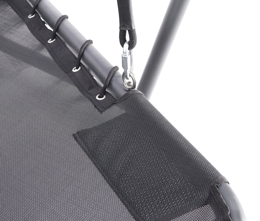 Detail einer grauen Leco Schaukelliege mit Ösen.