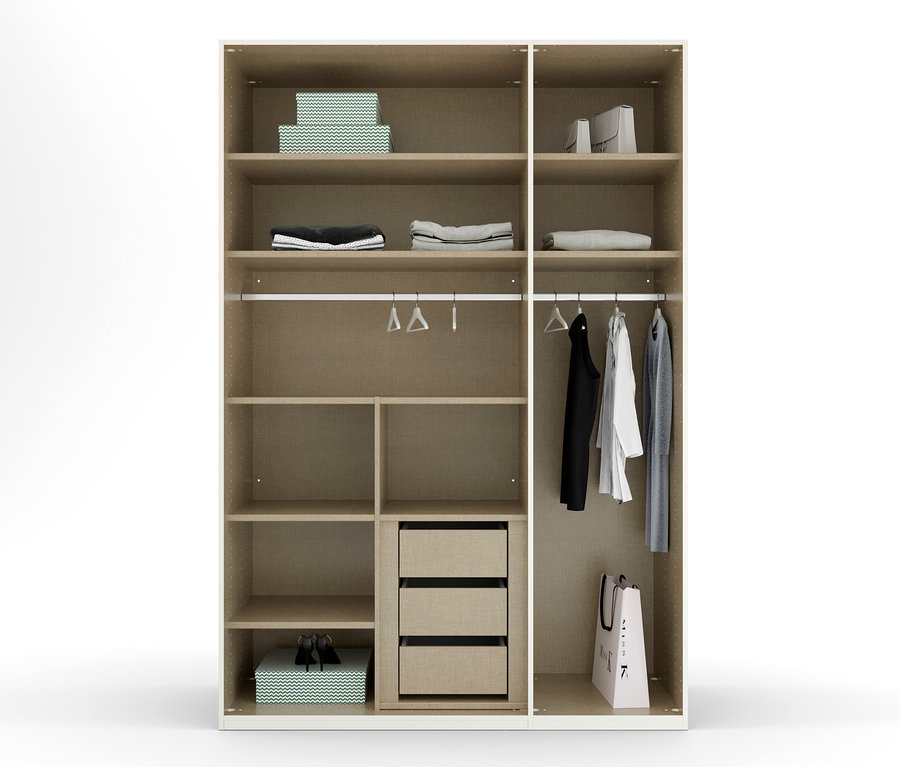 Offener dreitüriger Drehtürenschrank »Skat Glamour« mit Regalen, Schubladen und Kleidung.