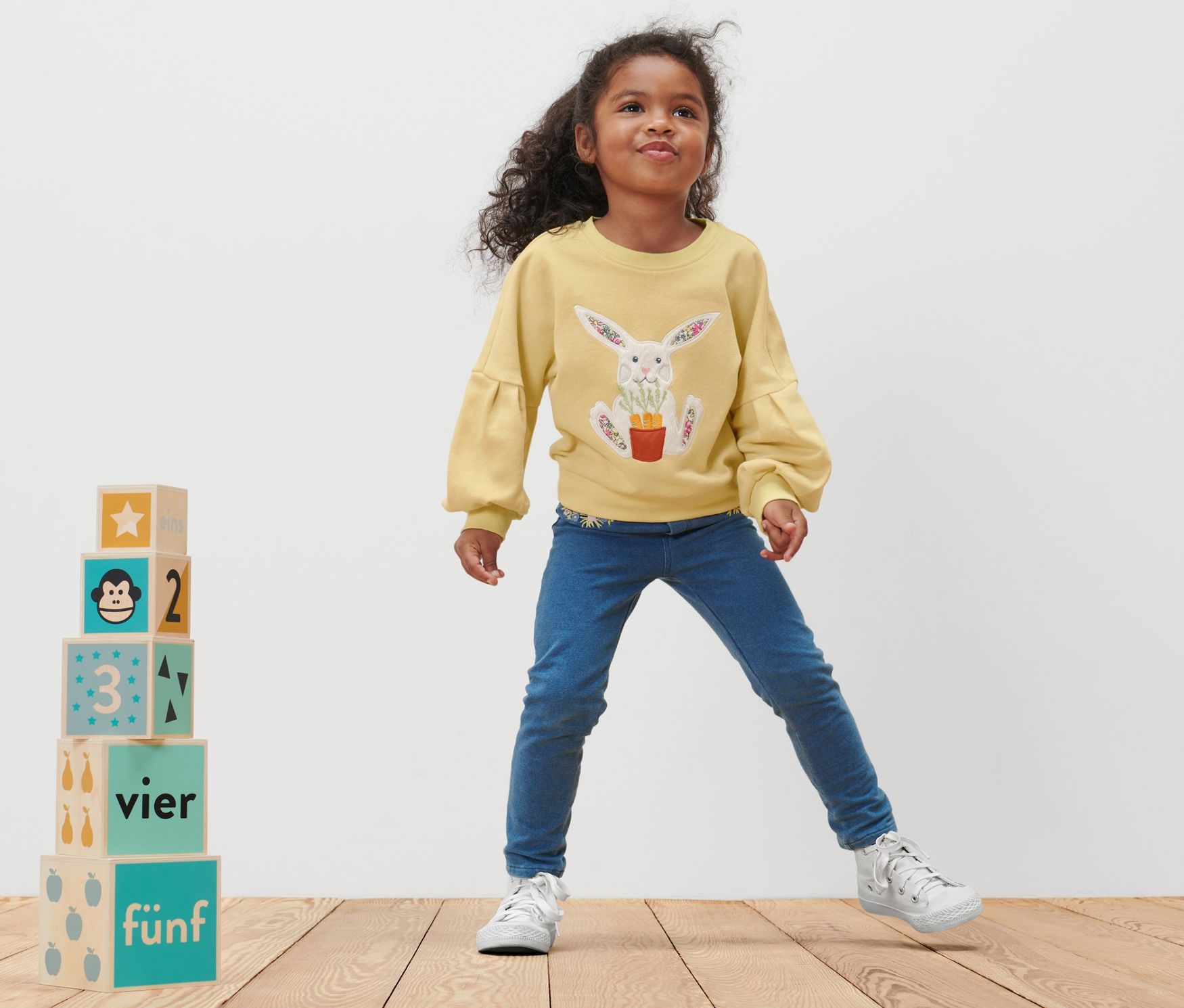 Thumbnail - Tchibo - Kleinkind-Sweatshirt - Mädchen - Gr. 122/128 - gelb