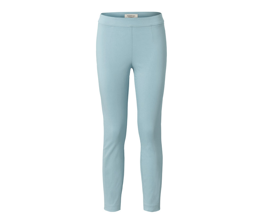 Helle blaue Stretchhose.