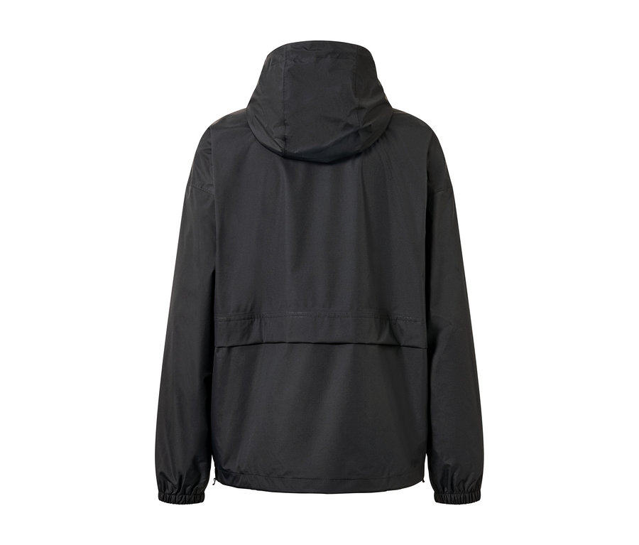 Schwarze Regenjacke von hinten.