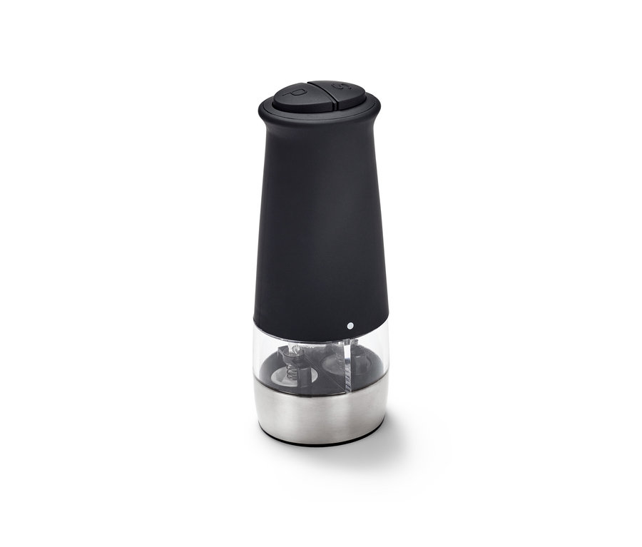 Elektrische 2-in-1-Salz-und-Pfeffermühle mit schwarzem Oberteil, transparentem Mittelteil und silbernem Fuß.
