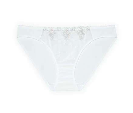 Weißer Slip mit Spitze, "White Nights" von Passionata.