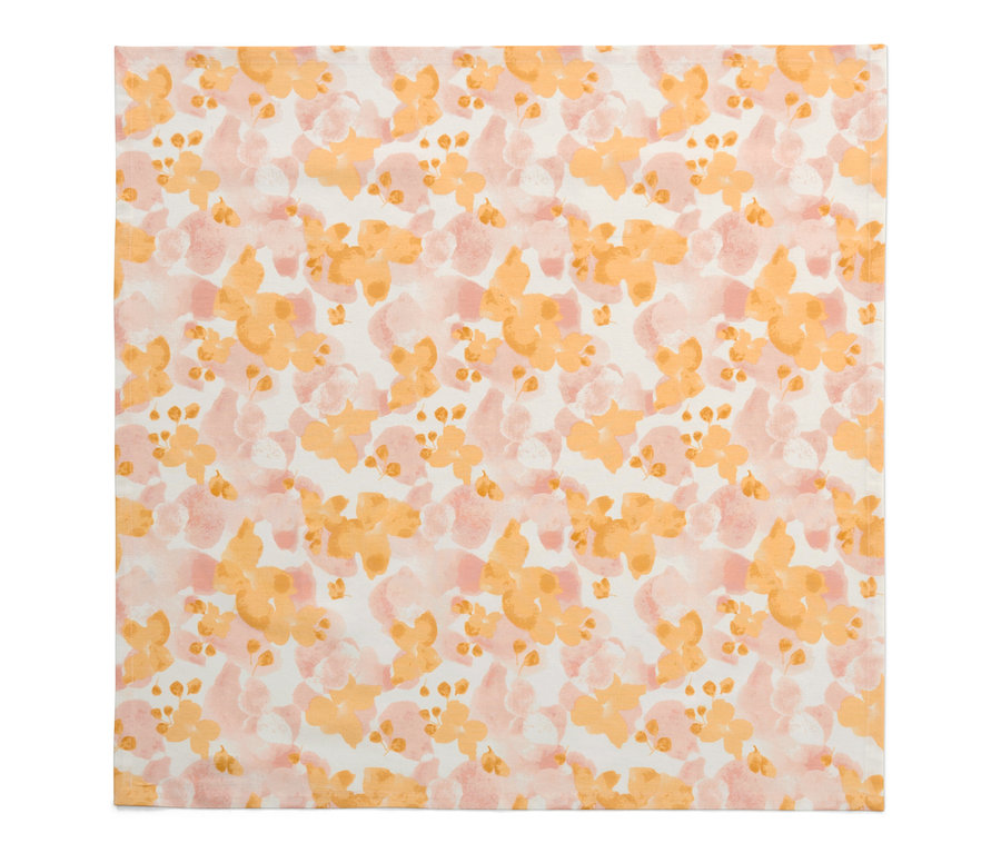 Eine Outdoor-Mitteldecke, ca. 90 x 90 cm, mit Blumenmuster liegt auf einer ebenen Fläche.