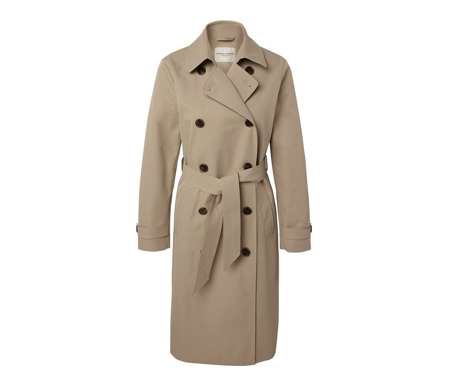 Sandfarbener Trenchcoat mit Gürtel und braunen Knöpfen.