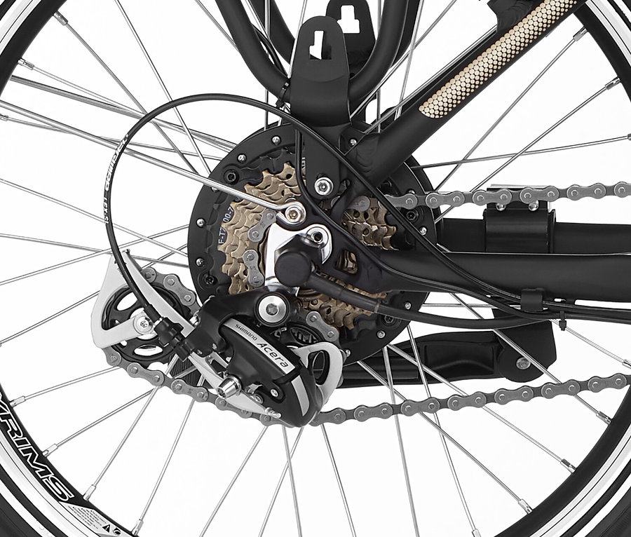 Nahaufnahme vom Hinterrad eines schwarzen Fischer Cita Agilo 2.0 Faltrad.