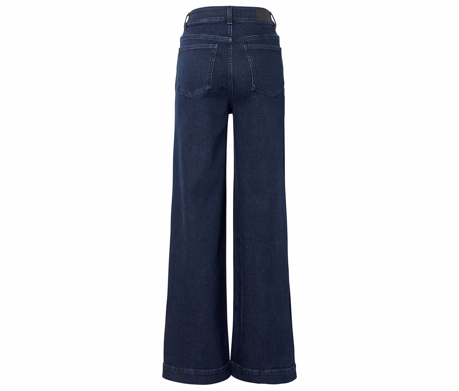 Dunkelblaue, ausgestellte Jeans von hinten, mit Taschen und Gürtelschlaufen.
