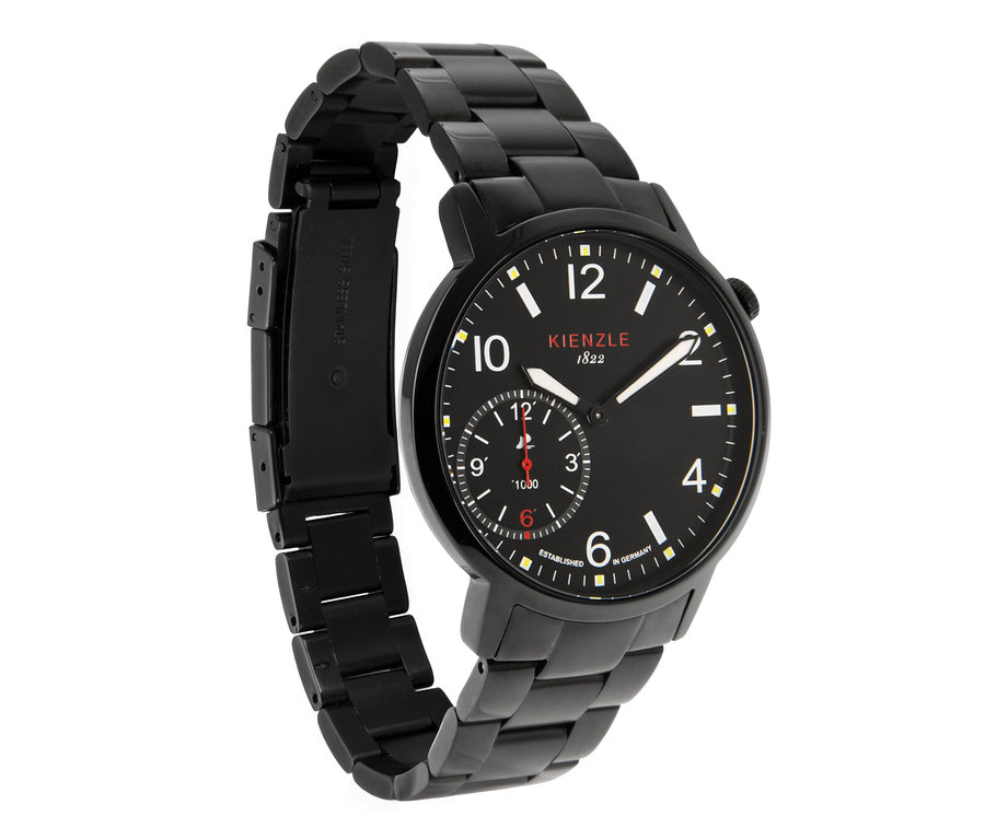 Schwarze Armbanduhr mit schwarzem Zifferblatt, weißen Markierungen und Zeigern, einem Hilfszifferblatt und schwarzem Metallarmband.