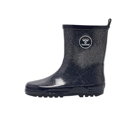 Ein schwarzer hummel® Gummistiefel »Rubber Boot Glitter« mit glitzerndem Finish und weißem hummel Logo an der Seite.
