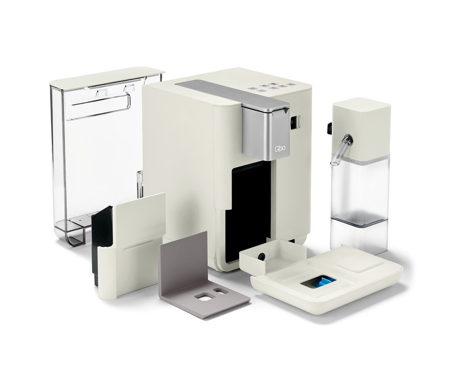 Qbo MILK MASTER White Cashmere Kaffeemaschine und Zubehör.