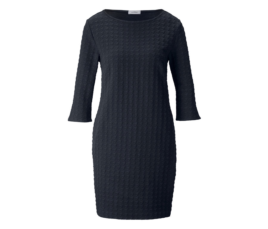 Ein marineblaues Sweatkleid mit 3/4-Ärmeln.