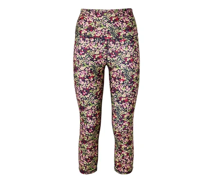 Nahaufnahme einer blumengemusterten Leggings vor einem weißen Hintergrund.