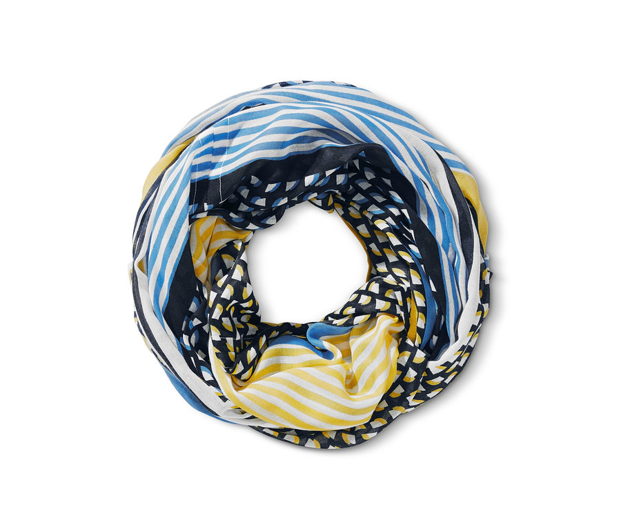 Ein Loop-Schal mit blauen, gelben und schwarzen Mustern.