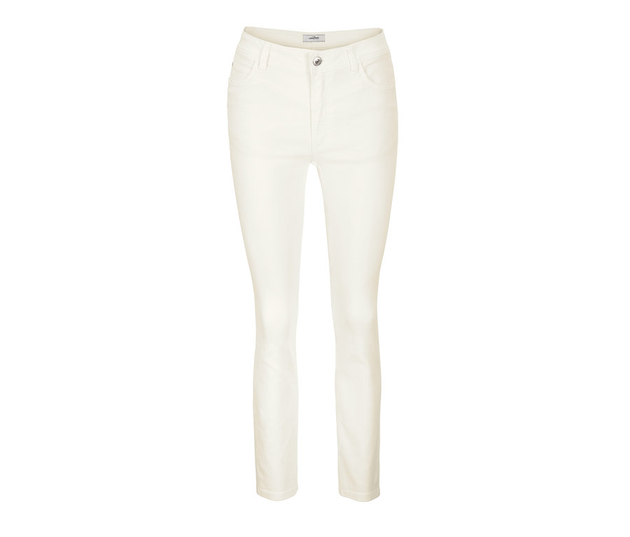 Weiße Komfortjeans.