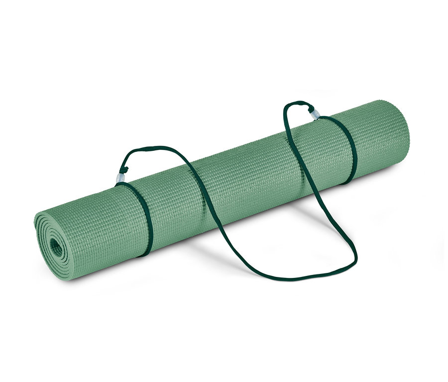 Eine zusammengerollte grüne Yoga- und Fitnessmatte mit schwarzen Gurten.