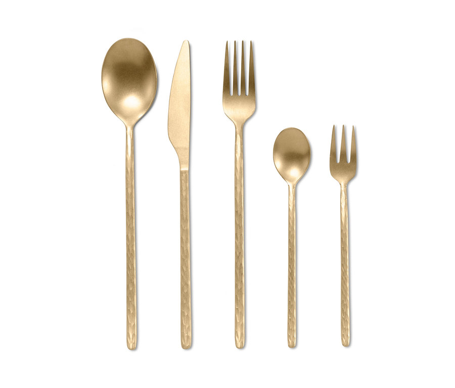 Goldfarbenes, 20-teiliges Besteck-Set mit Löffel, Messer, Gabel, Teelöffel und Dessertgabel.