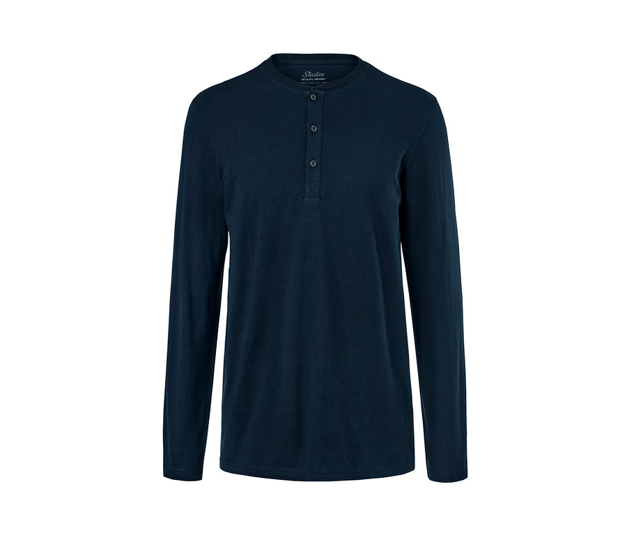 Marineblauer Pyjama mit gewebter Hose, langen Ärmeln und Knöpfen.