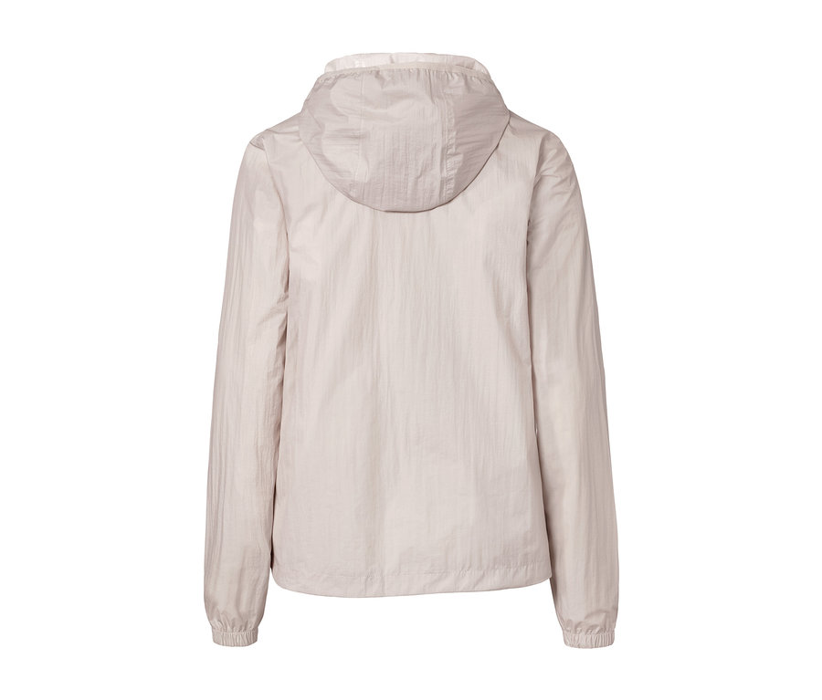 Rückansicht der beigen Regenjacke »extra light«.