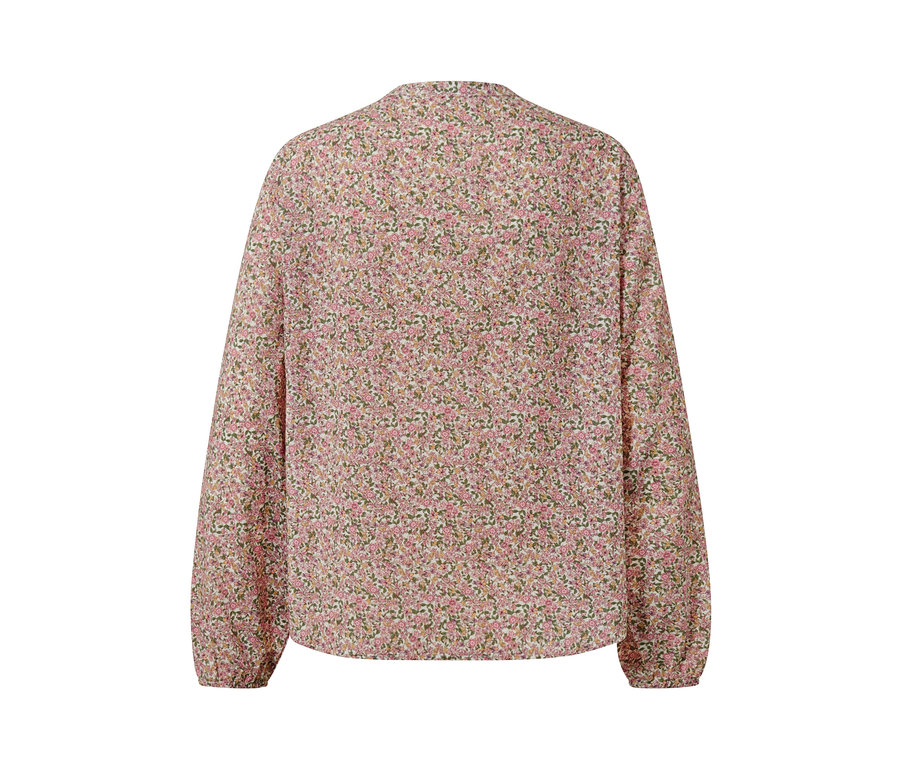 Rückansicht einer floralen Bluse.