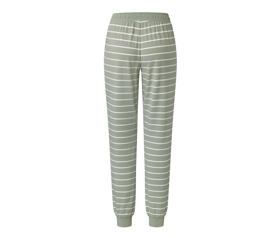 Eine salbeigrüne Pyjamahose mit weißen, horizontalen Streifen ist abgebildet.