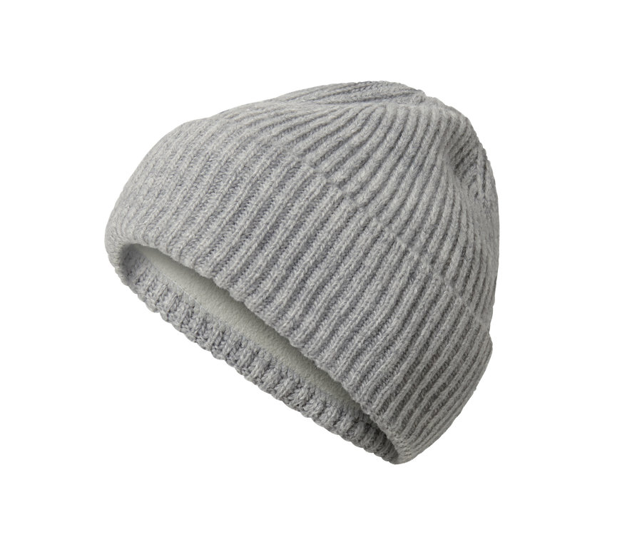 Graue Strickmütze.