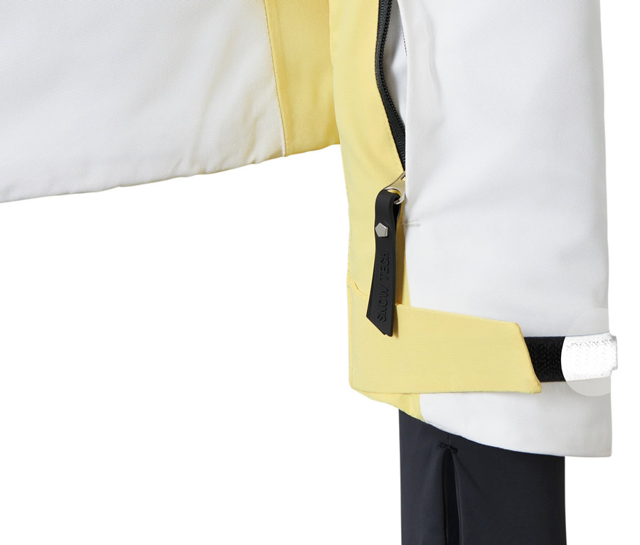 Detailansicht einer Skijacke in Weiß und Gelb.