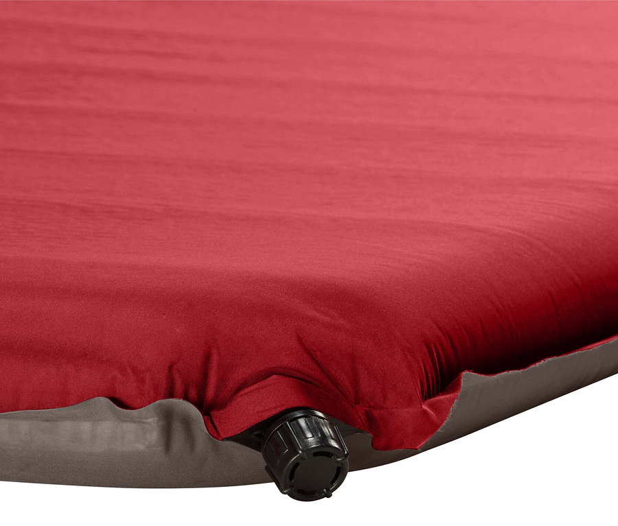 Detailaufnahme der roten Grand Canyon Doppel-Isomatte »Hancock 7.5« mit schwarzem Ventil.