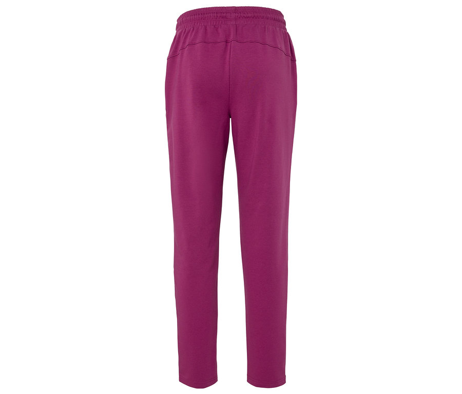 Eine violette Trainingshose mit elastischem Bund.