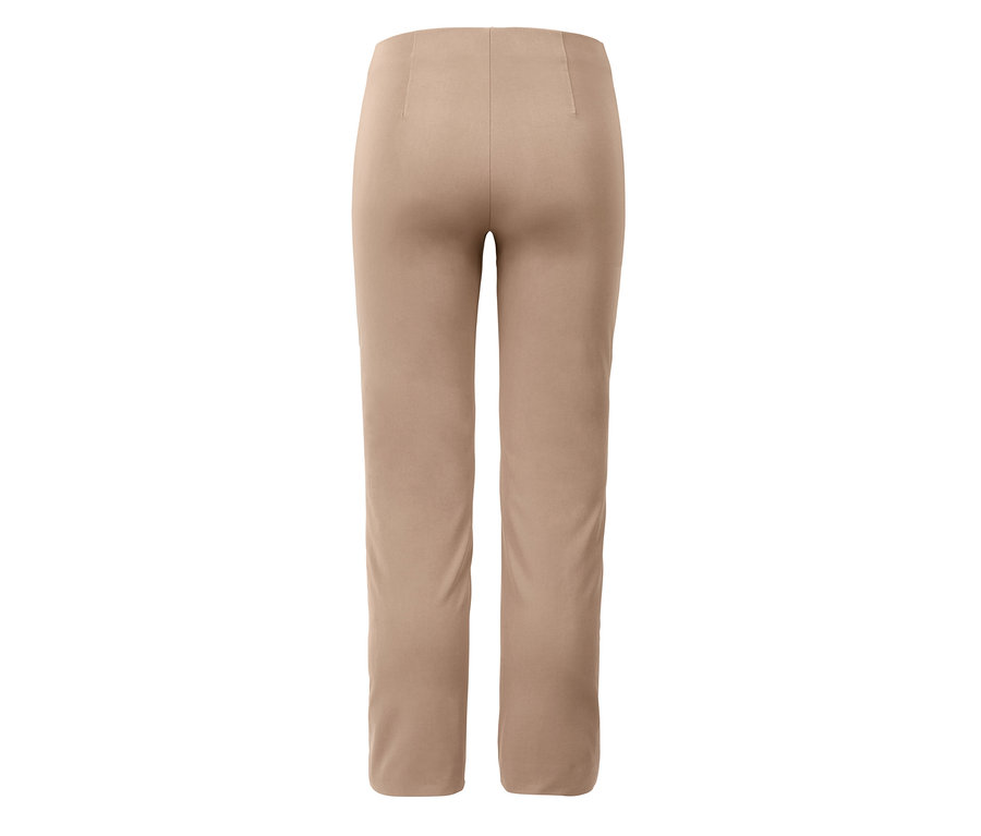 Detailansicht der Rückseite einer 7/8-Stretch-Hose in Camel.