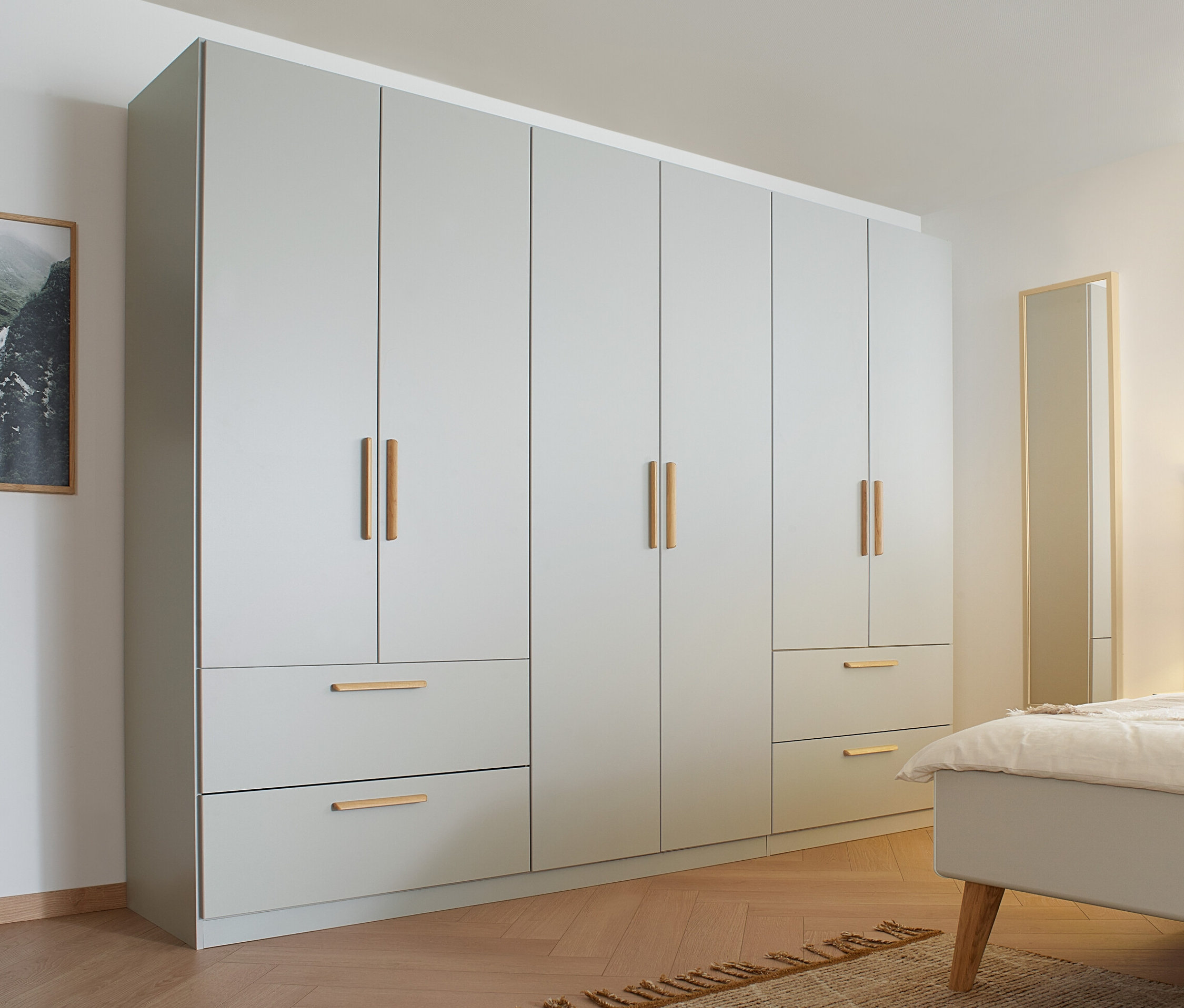 Thumbnail - Rauch Drehtürenschrank "Skandi" 6-türig seidengrau - 271x54x210cm - braun - Holz